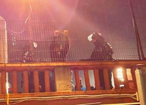Momente delicate filmate de reporterul GSP pe stadion » Un dinamovist și-a strigat durerea în fața jandarmilor: „Tu nu o să poți să-nțelegi niciodată! Nu plec de aici”