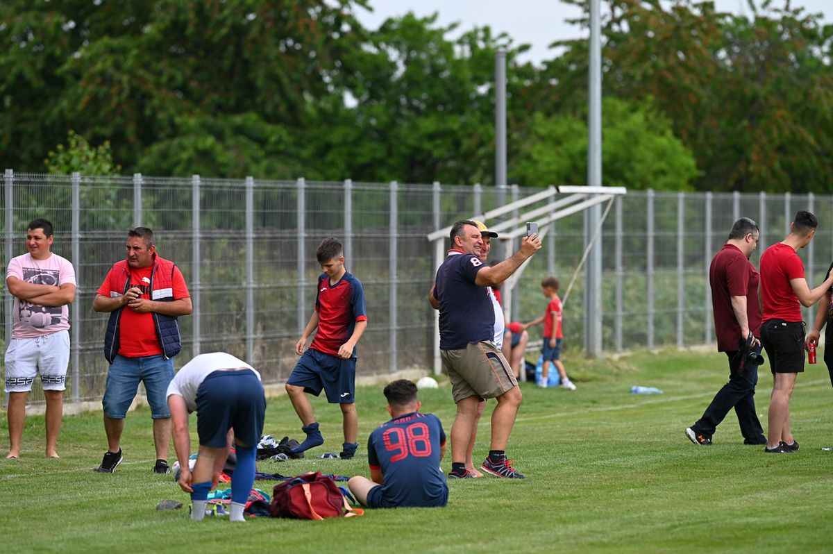 Game of Thrones în Liga 4 » Zmeii din Ogrezeni, campioni la pastramă! „Patroane, ești prea calm! Ai vândut meciul?” + Schimbare tactică: „Iese Motan, intră Pisoi”