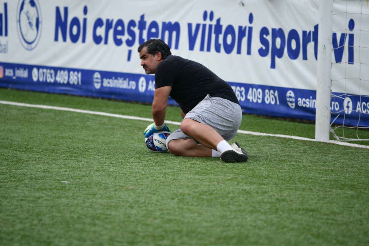 Cum s-au mișcat „UEFAantasticii” pe sinteticul din Ghencea » Imagini tari: „atleții” Rădoi, Dică, Iencsi, Niculae + cine „a rupt” cântarul