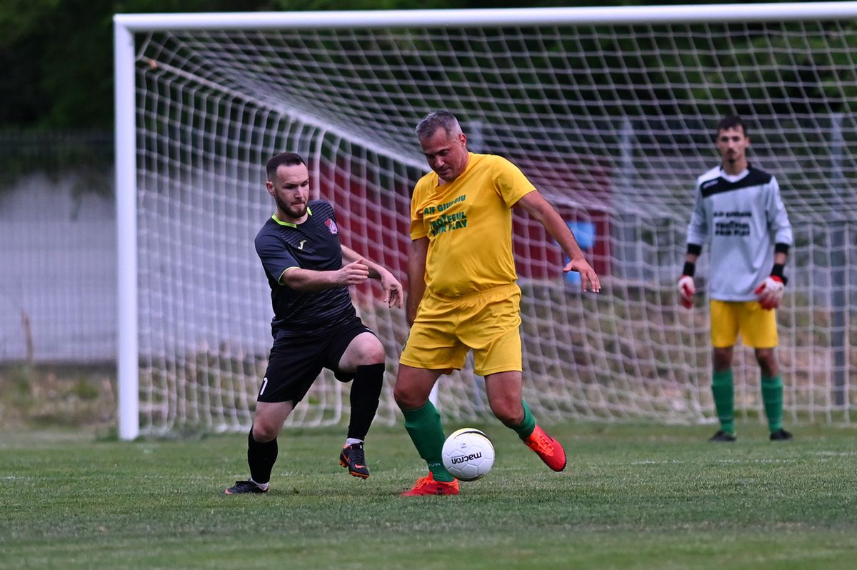 Game of Thrones în Liga 4 » Zmeii din Ogrezeni, campioni la pastramă! „Patroane, ești prea calm! Ai vândut meciul?” + Schimbare tactică: „Iese Motan, intră Pisoi”