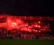 Momente incendiare la Dinamo - U Cluj » A plouat cu rachete de semnalizare în prima repriză!