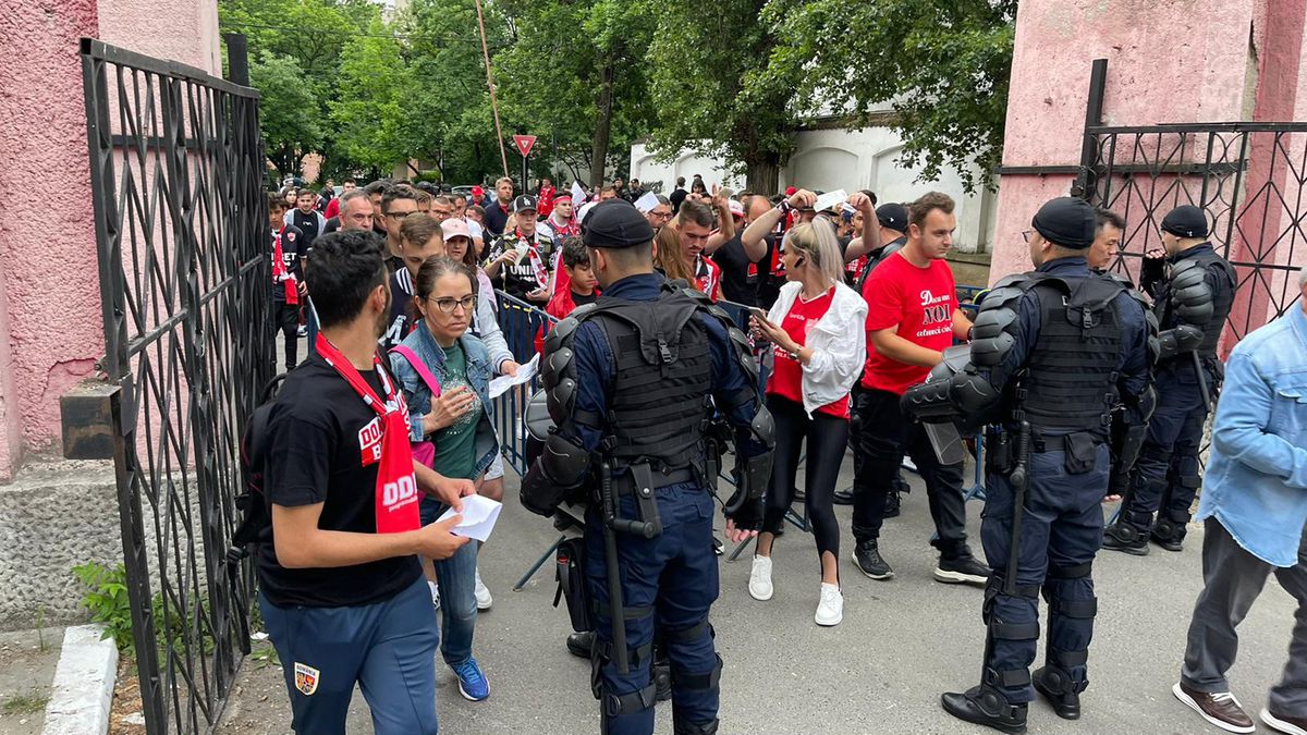 Mirko Ivanovski își atacă antrenorul: „Uhrin n-a făcut nimic, deși era considerat Mesia” + „Au fost multe lucruri ciudate la Dinamo în ultima perioadă”