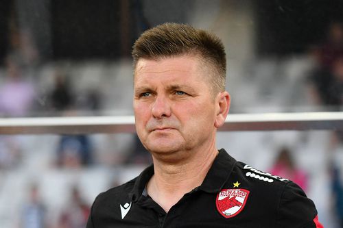 Dusan Uhrin (54 de ani) va continua la Dinamo doar dacă formația din Ștefan cel Mare va avea un viitor stabil din punct de vedere financiar.