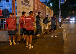 Pe unde au părăsit fotbaliștii lui Dinamo stadionul, după rușinea retrogradării în Liga 2