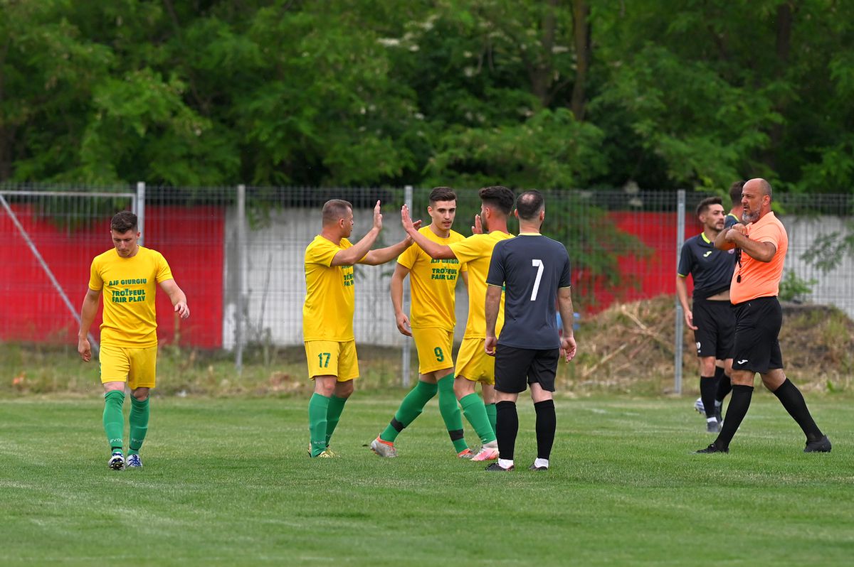 Game of Thrones în Liga 4 » Zmeii din Ogrezeni, campioni la pastramă! „Patroane, ești prea calm! Ai vândut meciul?” + Schimbare tactică: „Iese Motan, intră Pisoi”