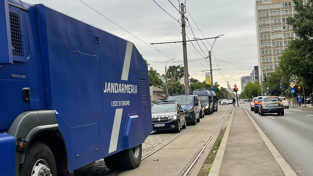 Ce urmează pentru Dinamo după retrogradare? Doar ultrașii mai stau în calea dispariției, Badea stă la pândă