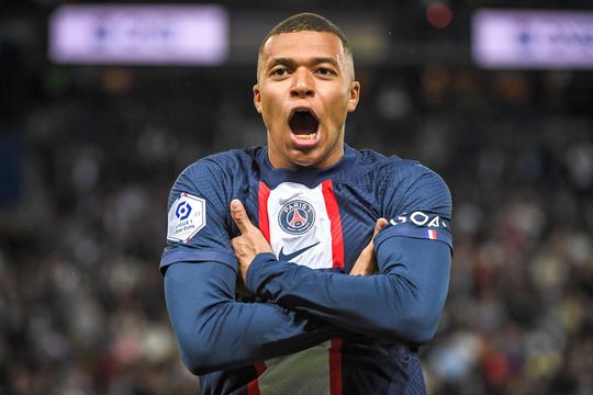 Kylian Mbappe (24 de ani) susține că va rămâne la PSG încă un an. Vara viitoare, atacantul francez ar urma să se despartă de parizieni.