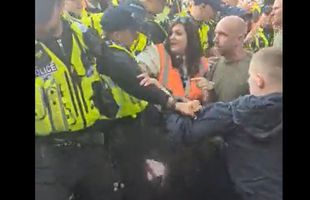 Incidente violente în Premier League, după ce Leicester și Leeds au retrogradat! Unii fani s-au bătut între ei, alții cu poliția!