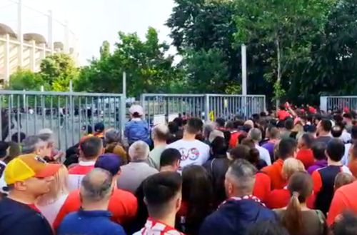 Fanii dinamoviști au întâmpinat probleme la accesul pe Arena Națională înaintea barajului dintre Dinamo și FC Argeș.