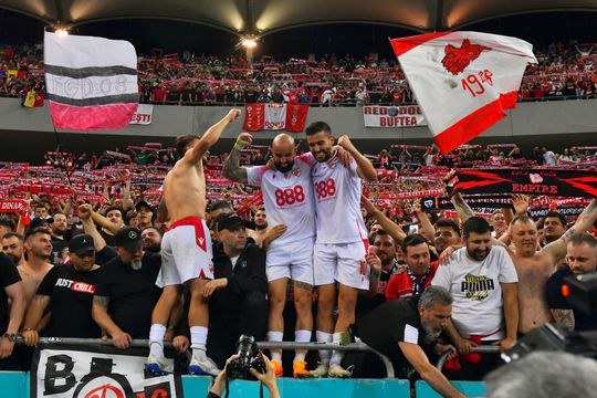 Dinamo a zdrobit-o pe FC Argeș, scor 6-1, în manșa tur a barajului pentru promovarea/menținerea în Liga 1. Cristi Borcea a asistat la meci împreună cu un investitor dornic să vină alături de „câini”, Cornel Varvara.