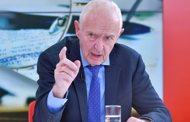 Povestea incredibilă a lui Dimitrie Sturdza: „Tata a mers pe jos, două luni, de la București până la Linz! Mama i-a ajutat pe evreii închiși în trenurile din Iași”