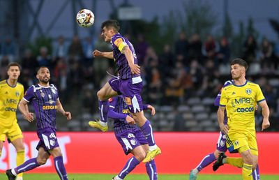 Probleme înainte de Dinamo - FC Argeș! Oaspeții protestează: „Se pare că nu au uitat de vechile practici! Vor să ne dezbine”