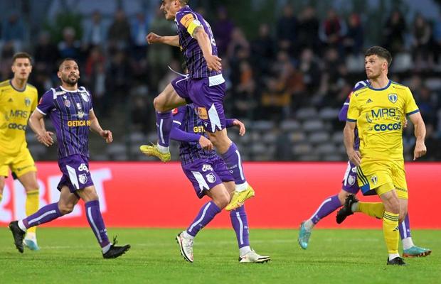 Probleme înainte de Dinamo - FC Argeș! Oaspeții protestează: „Se pare că nu au uitat de vechile practici! Vor să ne dezbine”