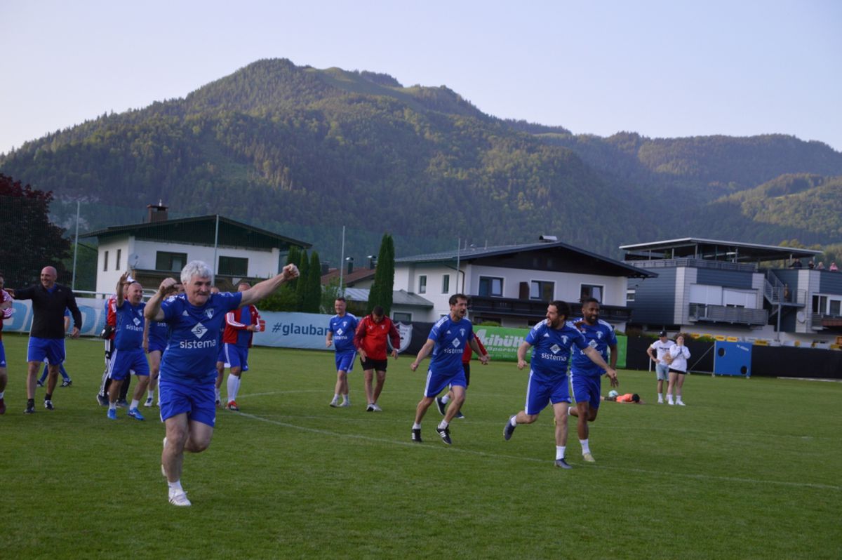 Old Boys UTA Bătrâna Doamnă a câștigat turneul internațional de la Kossen, Austria