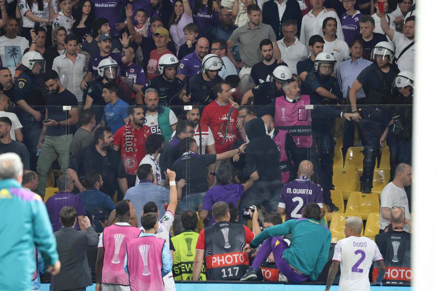Zeii au decis: Cupa coboară în Port! Olympiakos trece de Fiorentina în prelungiri » Nebunie la Atena