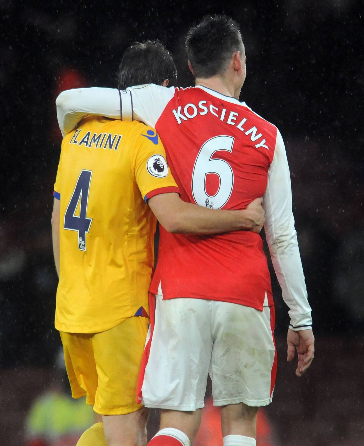 „Mănânc o dată pe zi” » Ce regim alimentar urmează fostul star al lui Arsenal, căruia i s-a găsit mercur în organism: „2.000 de litri de apă pentru un burger? Demență totală!”