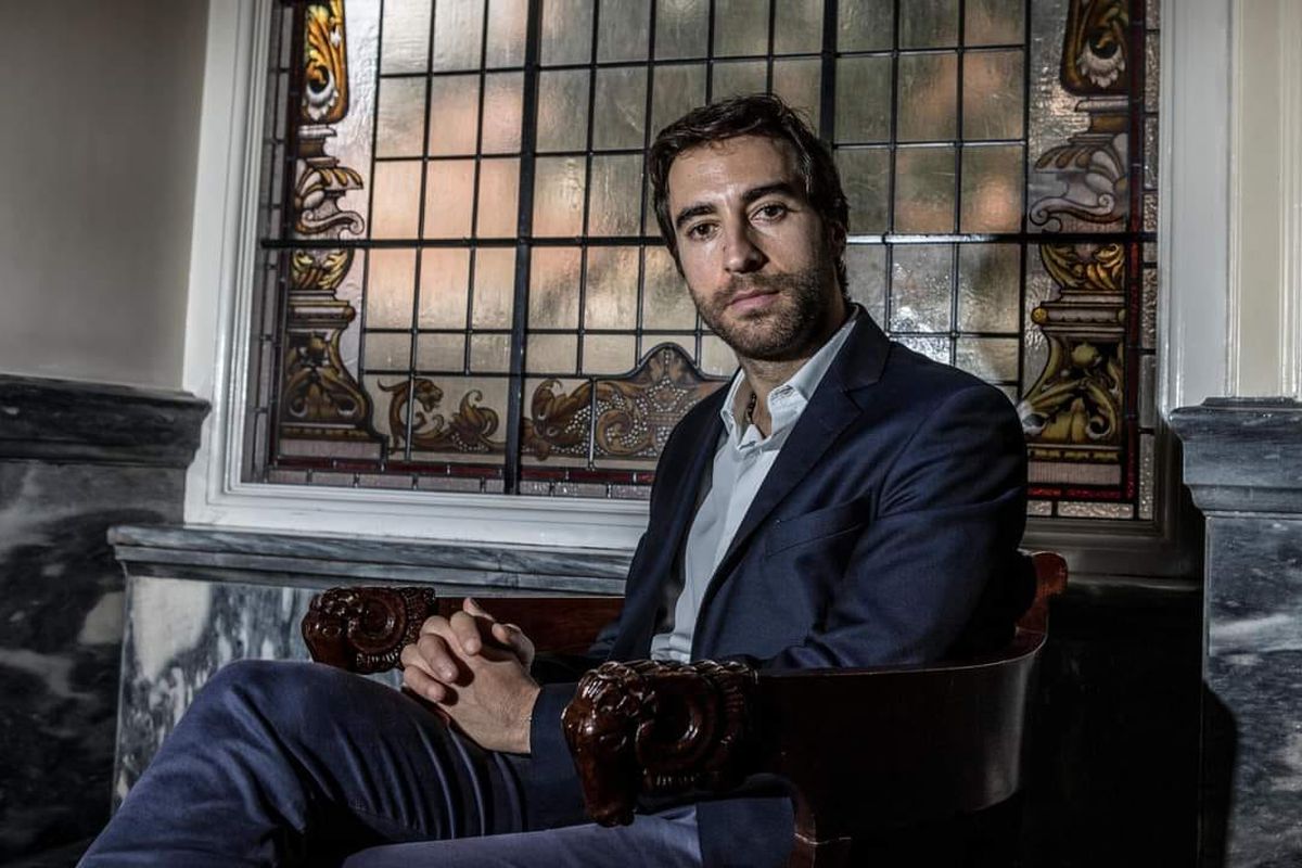 „Mănânc o dată pe zi” » Ce regim alimentar urmează fostul star al lui Arsenal, căruia i s-a găsit mercur în organism: „2.000 de litri de apă pentru un burger? Demență totală!”