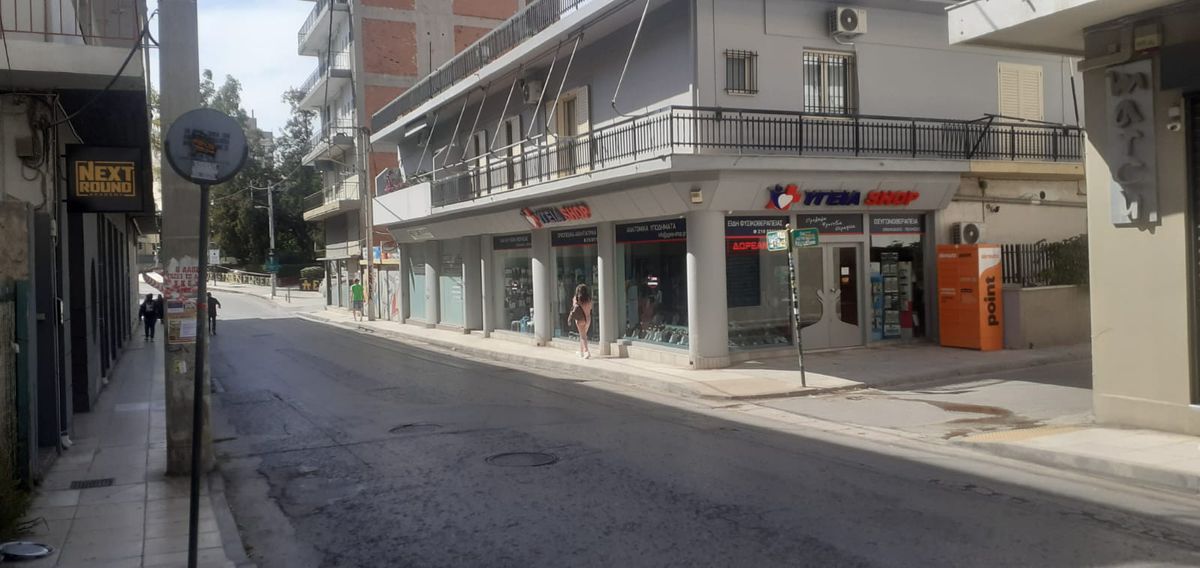 Orașul-fantomă » Imagini incredibile cu câteva ore înaintea finalei Olympiakos - Fiorentina! Obloane trase, doar polițiști și militari pe străzi