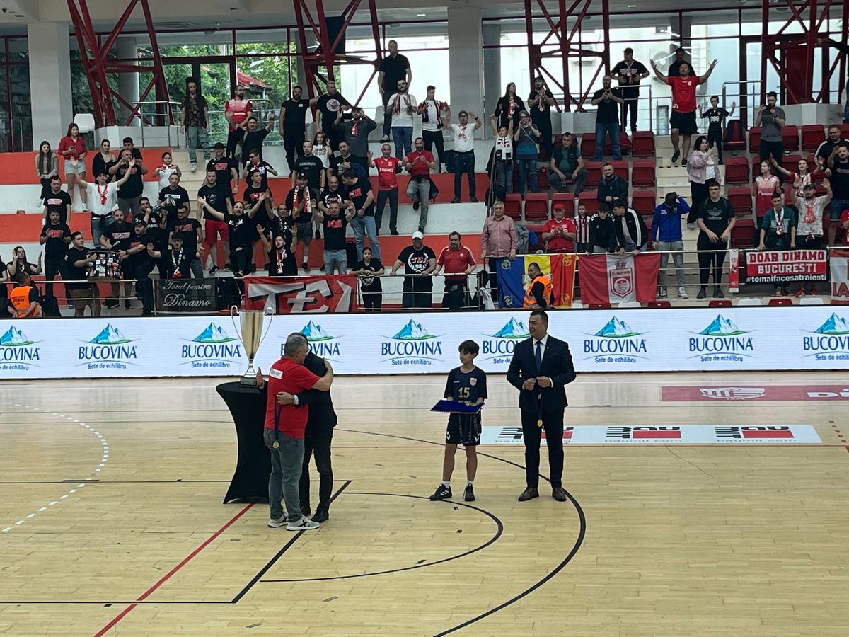 S-a încheiat o eră în Ștefan cel Mare » Xavi Pascual pleacă de la Dinamo și merge în Ungaria să câștige Liga Campionilor