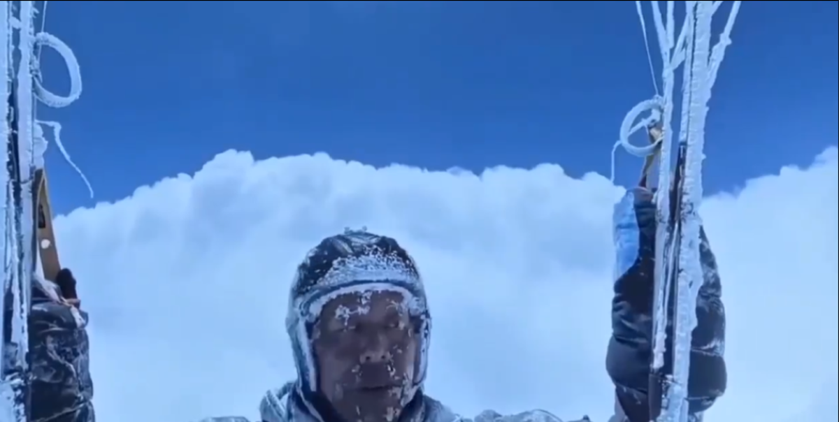 Un parapantist a fost tras de un vortex până la 8.000 de metri altitudine