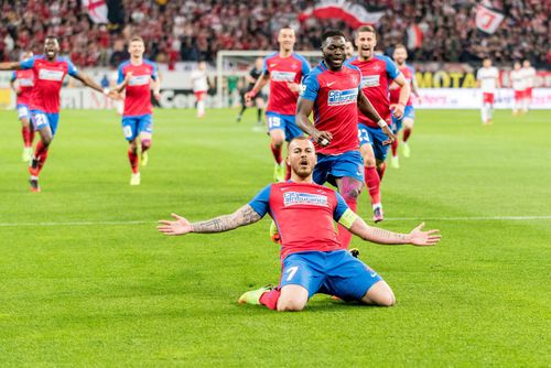 Denis Alibec, jucând pentru FCSB // FOTO: Imago Images