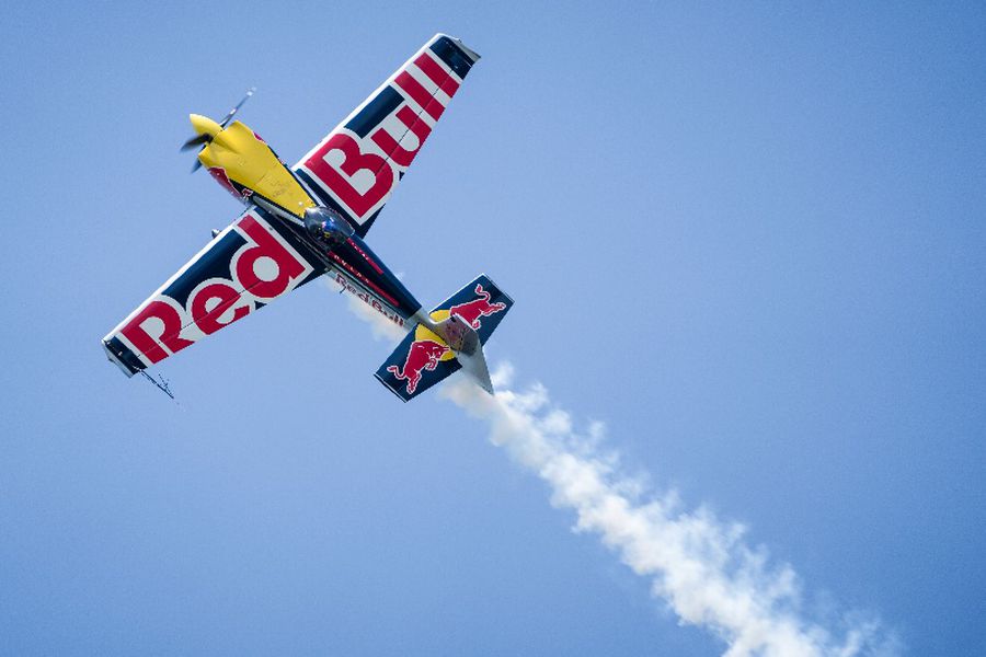 Evenimentul „Red Bull Showrun by ALUMIL”: spectacolul impresionant de sport motorizat la Atena!