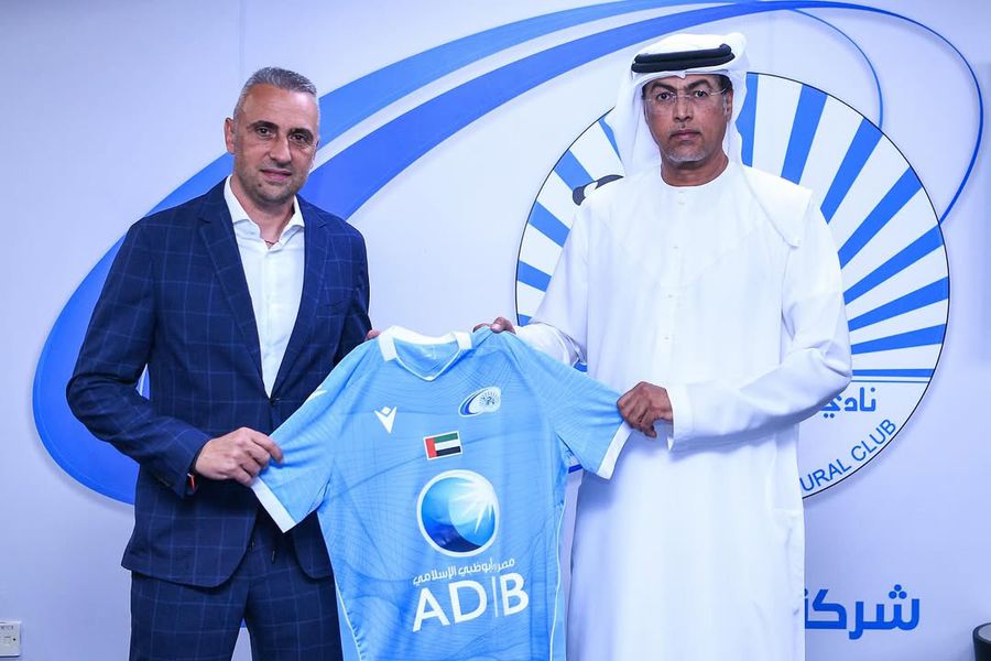 Liber de contract de un an, fostul antrenor de la Craiova a fost prezentat la noua echipă