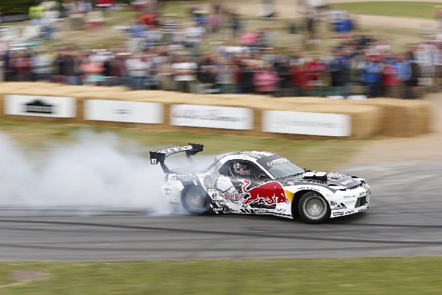 Evenimentul „Red Bull Showrun by ALUMIL”: spectacolul impresionant de sport motorizat la Atena!