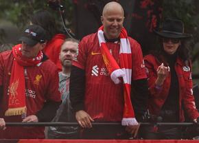 Agitație la Liverpool! Și la „plecări”, și la „sosiri” » Managerul Arne Slot redefinește lotul