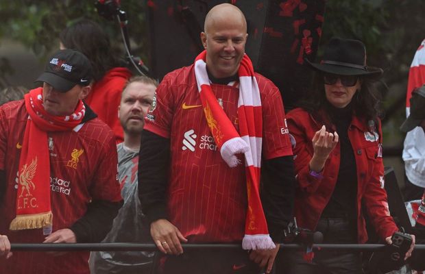 Agitație la Liverpool! Și la „plecări”, și la „sosiri” » Managerul Arne Slot redefinește lotul