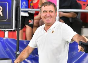 Hagi devine selecționerul României și poate alinia „11”-le la care doar a visat