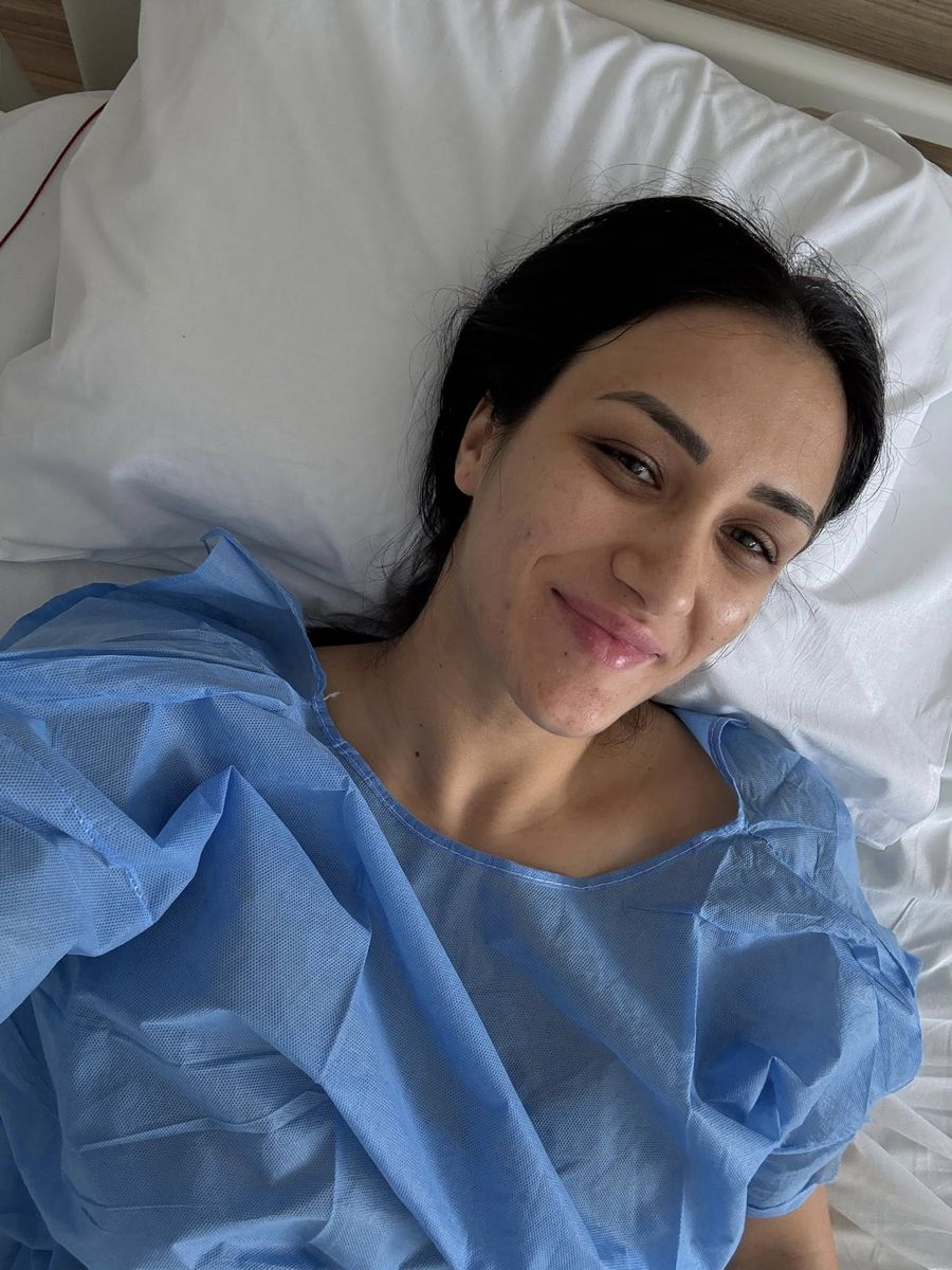 Bianca Bazaliu Bianca Bazaliu, handbalista naționalei și a Gloriei Bistrița, va lipsi 10 săptămâni de pe parchet