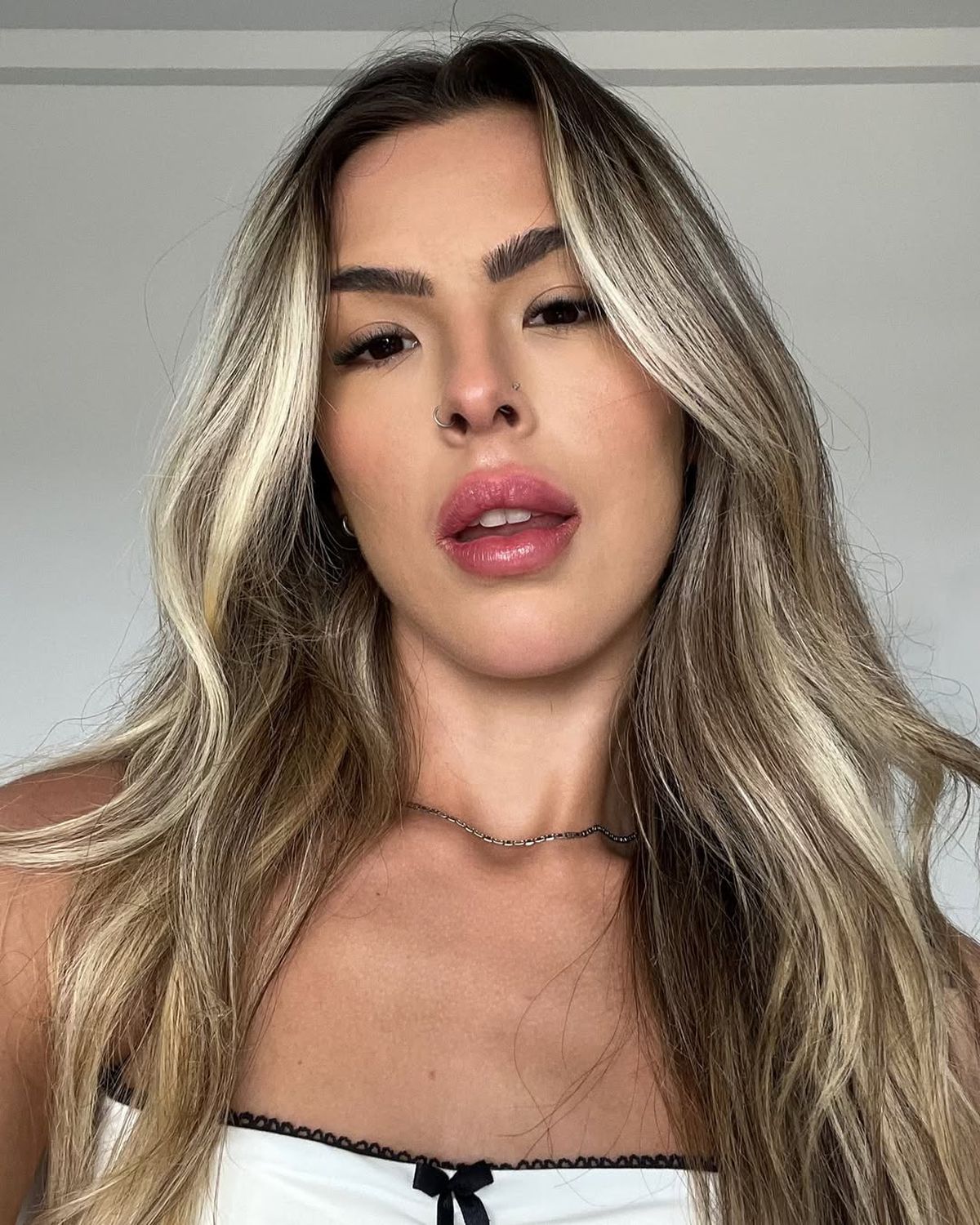 Marcela a fost concediată de club, a abandonat mingea și și-a găsit domeniul unde câștigă de 1.000 de ori mai mult: „M-am simțit trădată și de alte femei”