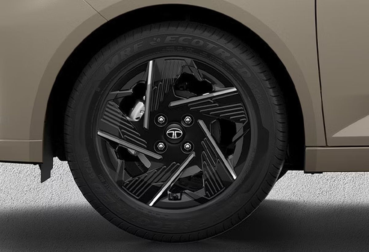 Mașina necunoscută care este mai ieftină decât Dacia în 2025 » A copiat designul Hyundai și Renault și are dotări premium