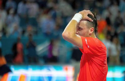 Încă o mare surpriză la Roland Garros » „Călăul” lui Djokovic din finală, eliminat de numărul 200 mondial!