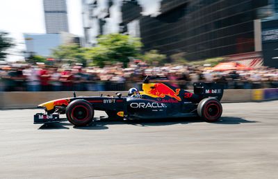 Evenimentul „Red Bull Showrun by ALUMIL”: spectacolul impresionant de sport motorizat la Atena!