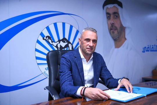 Ivaylo Petev, noul antrenor al lui Bani Yas. FOTO: Instagram @baniyasclub
