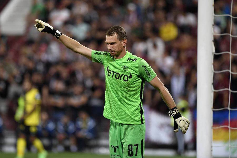 Giedrius Arlauskis, jucând pentru CFR Cluj // foto: Imago Images Transferul la FCSB îi dă șansa lui Denis Alibec de a deveni unic în istoria fotbalului românesc! » Ce trebuie să facă la campioană