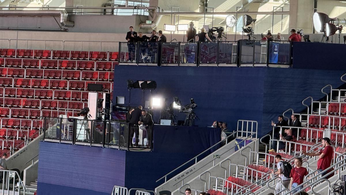 Se filmează cu dronele la finala PSG - Arsenal! » Cifrele incredibile ale unui spectacol planetar organizat la Budapesta