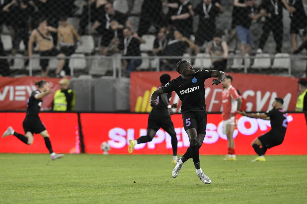 Imagini de la finalul meciului Dinamo - FCSB