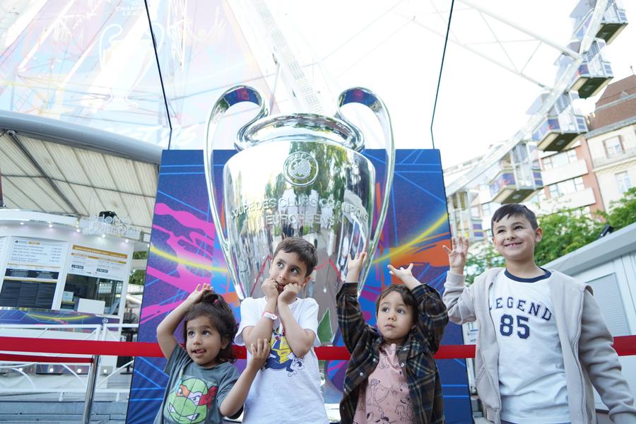 Lecție deschisă de la Budapesta! » Maghiarii organizează finala Champions League și Final Four-ul la handbal, iar Bucureștiul n-are o polivalentă