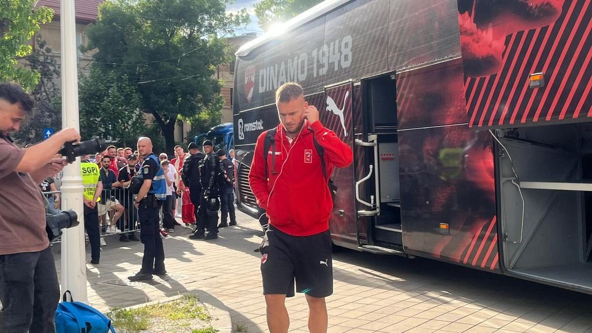 Dinamo - FCSB, finala pentru Conference League » Echipele de start + Imagini și informații de la stadion