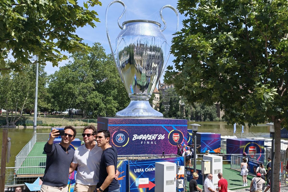 Gazeta a ajuns la finala Champions League! Festival inedit în Budapesta: 30 de lei pentru o bere, iar cash-ul este interzis » Steaua, amintită în capitala Ungariei!