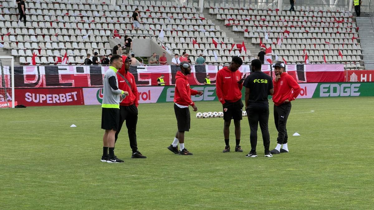 Dinamo - FCSB, finala pentru Conference League » Echipele de start + Imagini și informații de la stadion