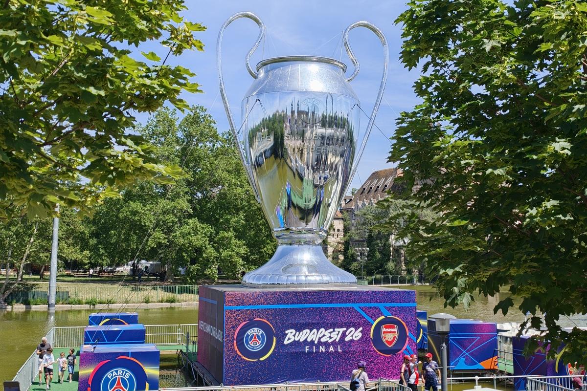 Gazeta a ajuns la finala Champions League! Festival inedit în Budapesta: 30 de lei pentru o bere, iar cash-ul este interzis » Steaua, amintită în capitala Ungariei!