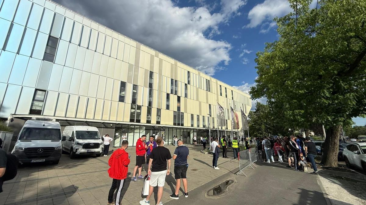 Dinamo - FCSB, finala pentru Conference League » Echipele de start + Imagini și informații de la stadion