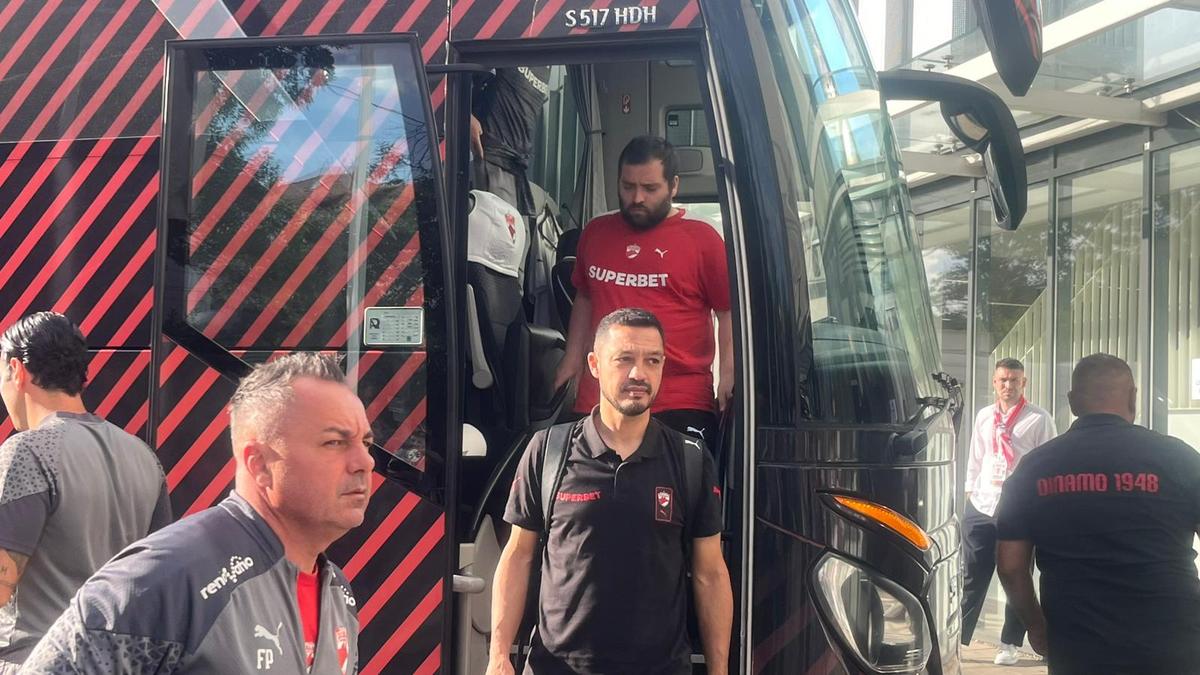 Dinamo - FCSB, finala pentru Conference League » Echipele de start + Imagini și informații de la stadion