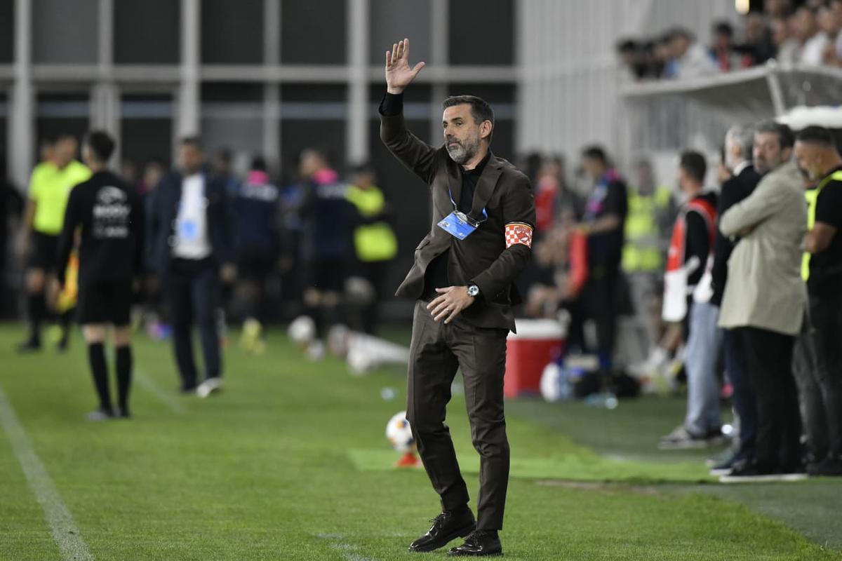 FCSB râde iar de toți, dar Nicolescu are dreptate
