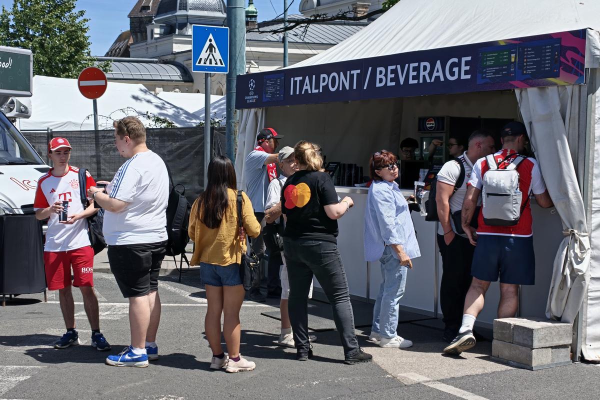 Imagini din fanzone-ul din Budapesta