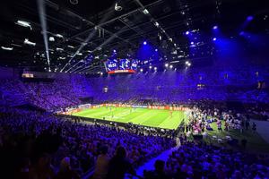 Imagini memorabile din culise » Roberto Carlos a vorbit în limba română la Budapesta, iar Horațiu Moldovan a intrat live cu Santi Cazorla: „Ești top, top, top!”